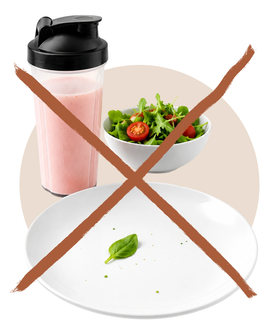 Durchgestrichener Abnehm-Shaker, Salat und ein fast leerer Teller — sinnbildlich für gescheiterte Diäten